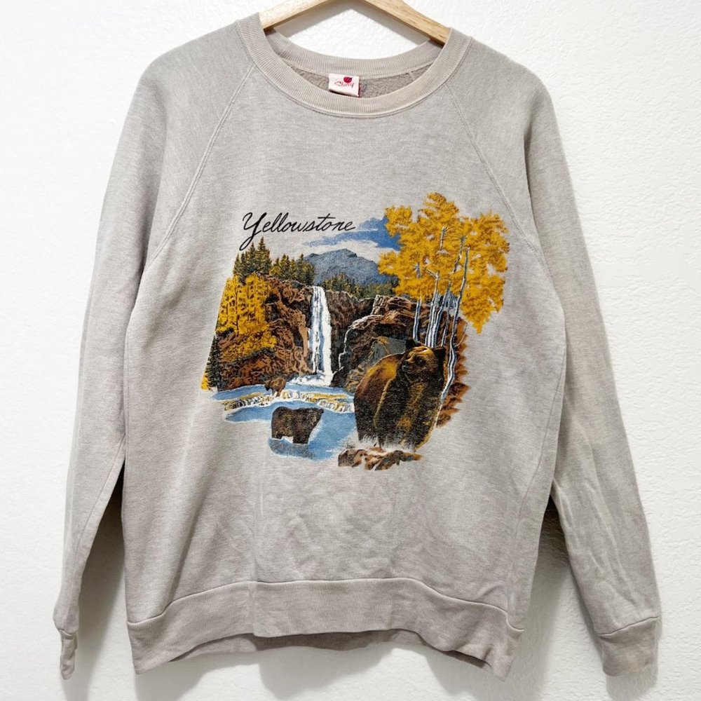 VTG Yellowstone National Park Sweatshirt